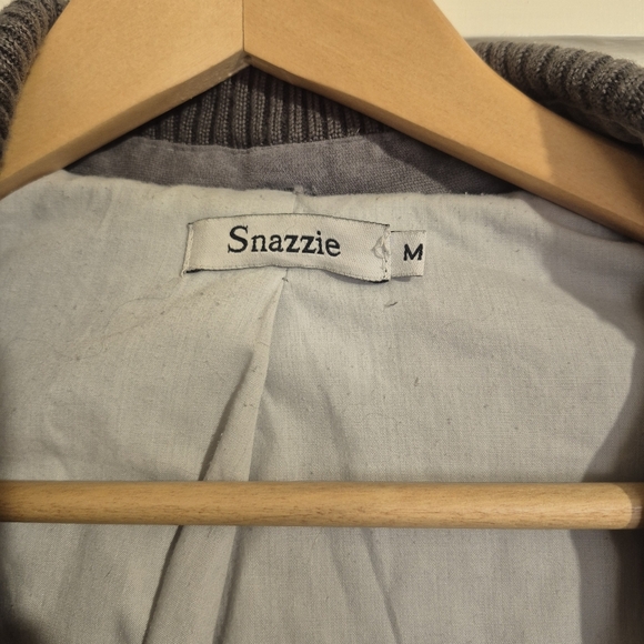 Stylish Grey Belted Jacket With Hood. - Picture 2 of 6